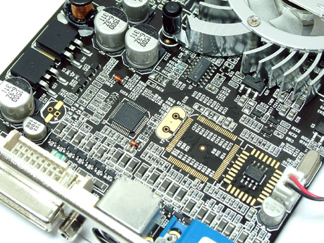 经典回顾 FX5200 Ultra显卡在软件开发中的定位与实战